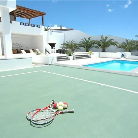 Sleeps 18 With Pool And Wifi *