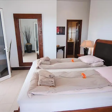 Sleeps 18 With Pool And Wifi